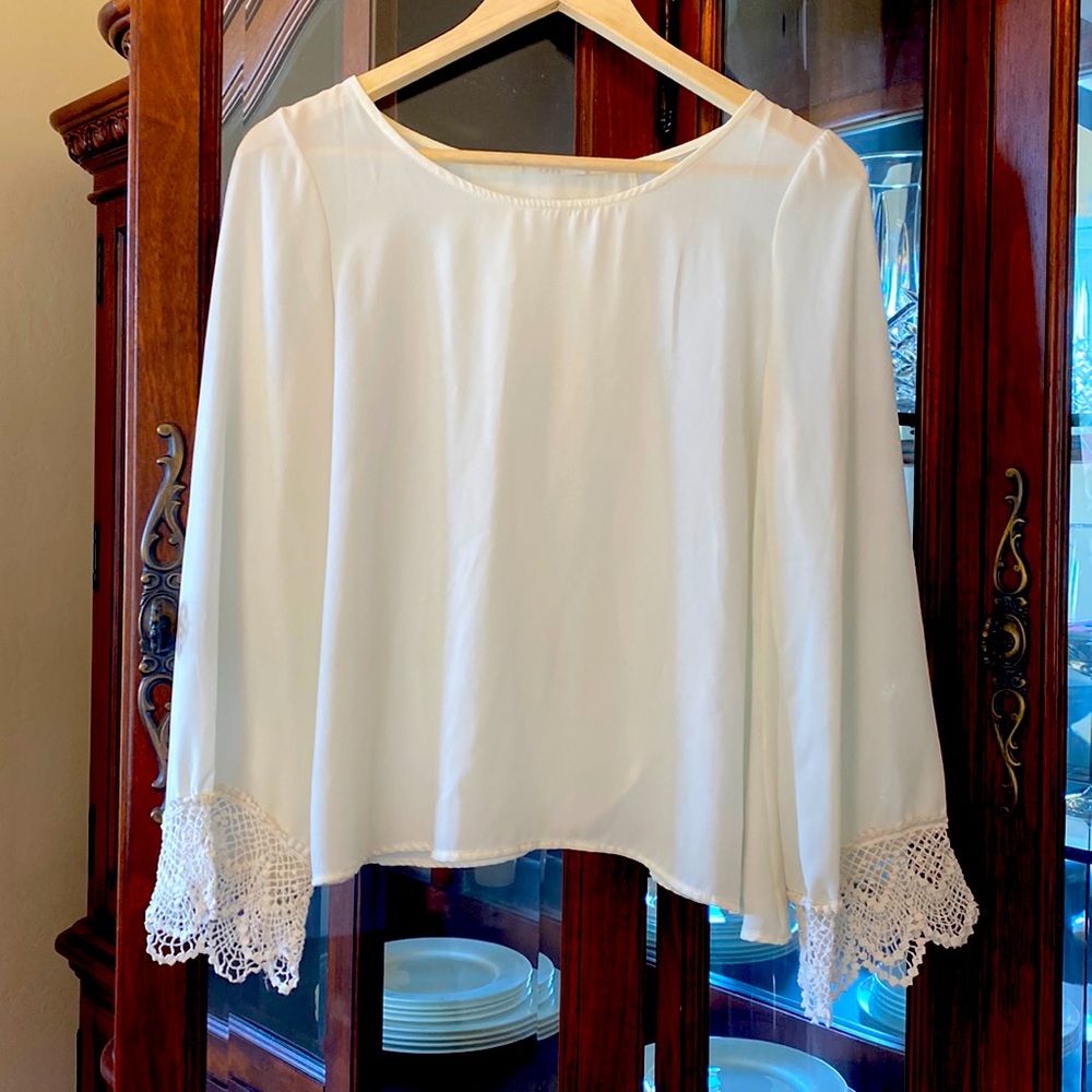 Francesca’s Lush Long sleeve top- Size XS